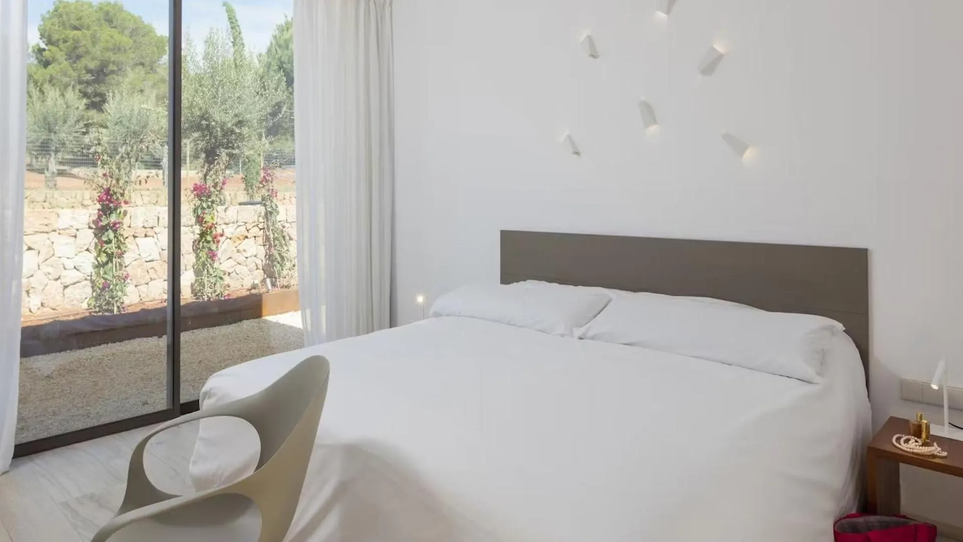 Countryside Villa With Outdoor Space Santa Eularia des Riu