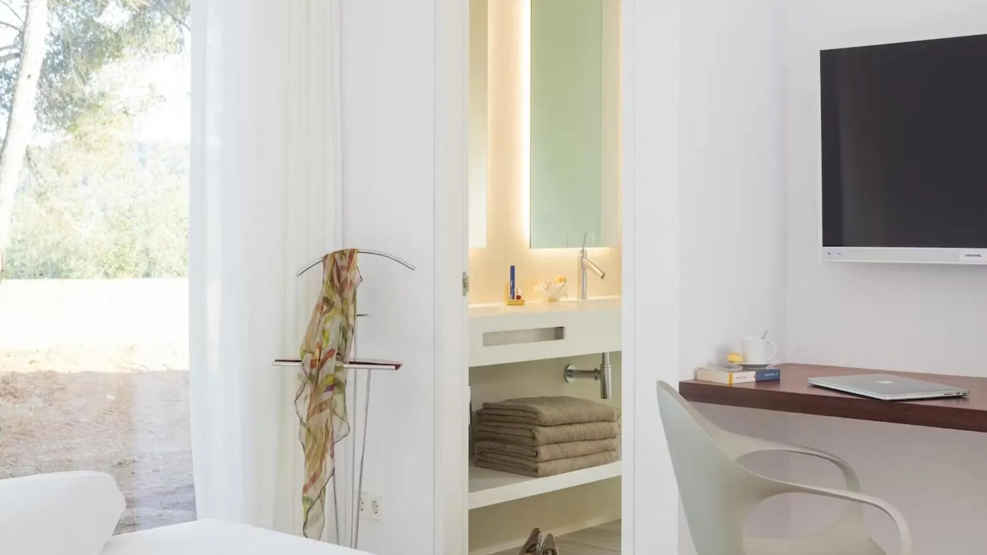 Countryside Villa With Outdoor Space Santa Eularia des Riu